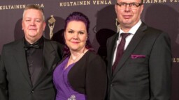Huutokauppakeisarin Markku julkaisi harvinaisen yhteiskuvan – poseeraa vaimonsa kanssa