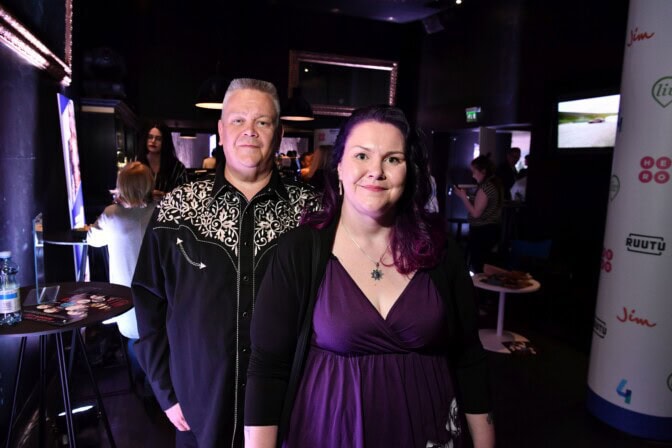 Aki ja Heli Palsanmäki muuttivat – katso video