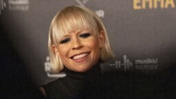 Vauvan äiti Paula Vesala julkaisi söpön kuvan