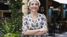 Maria Veitola lomaili Kreikassa – mukana mies, mutta ei oma