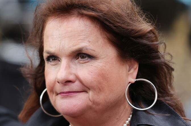 Laila Snellman täytti 70 vuotta – tältä upea päivänsankari näyttää nyt