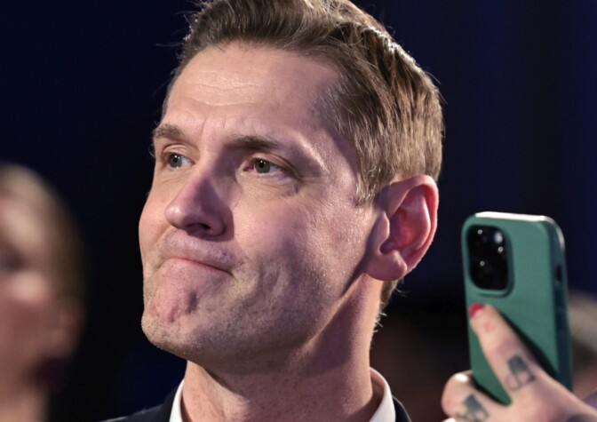 Sinuhe Wallinheimo on isoisä – katso kuva