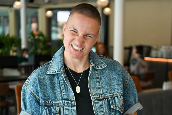 Elina Gustafssonin karmea ratikkamatka – joutui keskelle tappelua