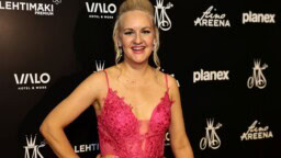 Auri Kananen synnytti – katso suloiset perhekuvat