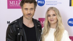 Lotta Hintsan vauvajuhlat – teemaväri paljasti sukupuolen?