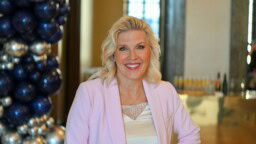 Tässä on Vappu Pimiän sisko – katso kuvat