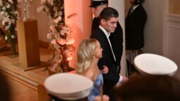 Hän on Robin Packalenin puoliso – nimikin on nyt paljastettu