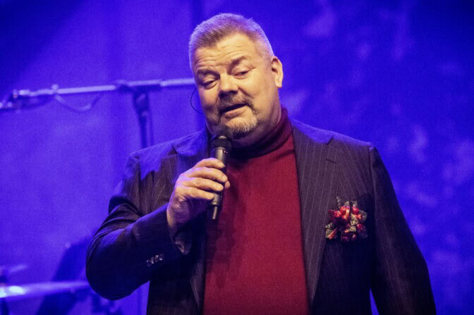 Jari Sillanpää puhalluspuuhissa – ”Tulee huono omatunto”