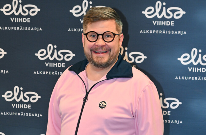 Janne Kataja kiusoittelee videollaan – ”Tyttö vai poika?”
