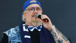 Arttu Wiskari sai suru-uutisen ja nousi lavalle – ”Rauha hänen sielulleen”