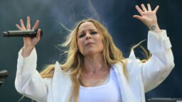 Paula Vesala jakoi karmean videon – Erika Vikman hätkähti