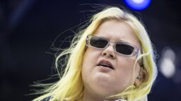 Muusikko Alman erikoinen alushousuidea – ”Ihania kuvia”