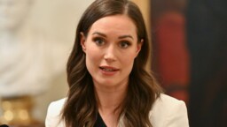 Sanna Marinilta upeita kuvia – ”Kotimaista muotia”