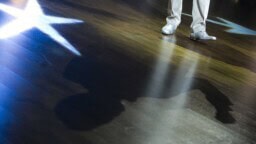 Ikäviä uutisia: Tähtien kanssa tanssinut tanssinopettaja kuollut oman käden kautta