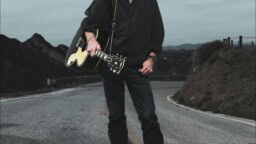 Eräs maailman arvostetuimmista ja kehutuimmista kitaristeista saapuu Suomeen