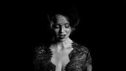 Tunnistatko? Tämä upeaääninen ja kaunis suomalaissuosikki tekee perjantaina come backin!