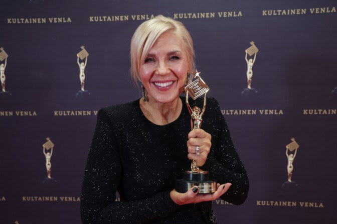 Vappu Pimiä tänään televisiossa: ”Oma naama alkaa tylsistyttämään”