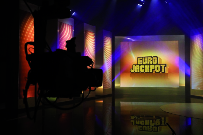Eurojackpotin Suomen-päävoitto olikin porukkapeli – näille paikkakunnille miljoonat menivät