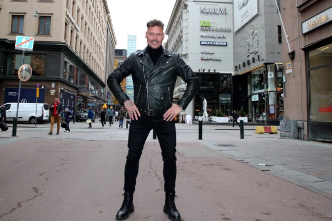 Aprillipäivä meni jo, mutta arvaako joku mitä Aki Manniselle on tapahtunut?