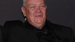 Huutokauppakeisari Aki Palsanmäki salasi liikevaihtonsa – syynäsimme paperit, näin paljon rahaa tilillä