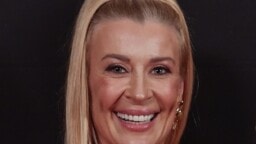 Tässä hän vihdoin on – Kirsi Alm-Siira esitteli miehensä usein kuvin!