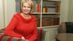 81-vuotias ikoni Arja Saijonmaa aktivoituu – tältä hän näyttää nykyään