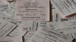 Pariskunta missasi 40 miljoonan euron lottovoiton teknisen kömmähdyksen takia