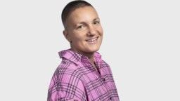Elina Gustafsson mokasi junan vessassa