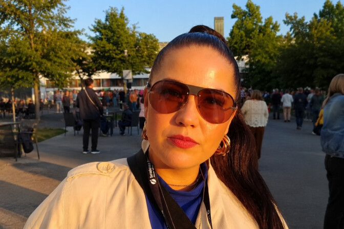 Anitta Mattila nousi lavalle heti suru-uutisen jälkeen – yksi kappale oli viedä voimat