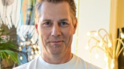 Podcast: Kokki Harri Syrjäsellä, 56, nuori ja kaunis tyttöystävä!