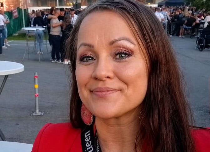 Tangokuningatar Heidi Pakarinen liikuttui kyyneliin asti Tangomarkkinoilla – syynä viesti jonka sai