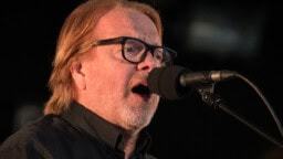 Näyttelijä Heikki Silvennoiseen aikanaan yhdistetty nainen kertoo kantaneensa salaisuutta: ”Pian syntyy pikku-Heikki”