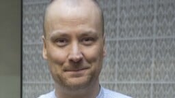 Oih! Heikki Paasonen julkaisi iki-ihanan isi-vauva -yhteiskuvan