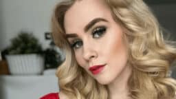 Dannyn ystävä Helmi otti kuuman selfien – tuntisitko?