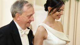 Jasmin Pajari ja Hjallis Harkimo: Häämatkasaarella!