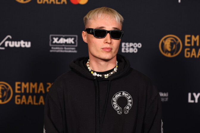 Kaija Koo yhteistyöhön Suomen suosituimman artistin kanssa – tähdellä erikoinen menneisyys: ”Keräsin käpyjä saadakseni rahaa”