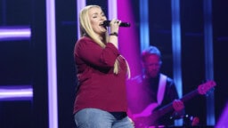 Aikakoneesta tuttu laulaja sairastui: Jo viisi vuotta työkyvyttömänä