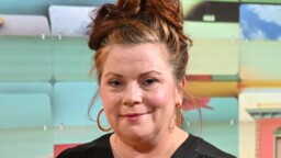 Kiti Kokkosen tonttulakki röhäyttää naurut