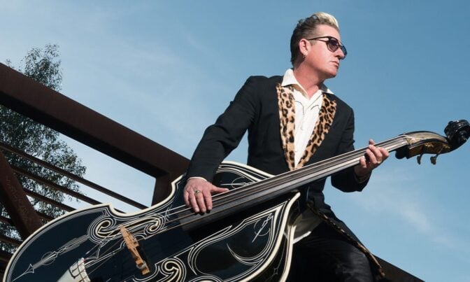 Rockabilly-legenda Helsinkiin ja Tampereelle