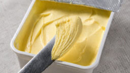 Kauppoihin tuli aivan uudenlainen tuorelevite – ei ole margariini eikä voi