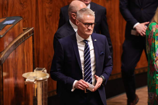 Miesjoukko hyökkäsi suomalaisen kansanedustajan kimppuun, pahoinpiteli ja ryösti