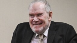 Paavo Lipponen teki harvinaisen lahjoituksen