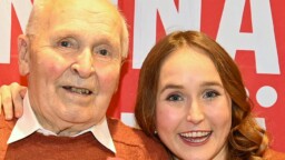 Lotta ja pappa -duon Lotalla vakava ilmoitus