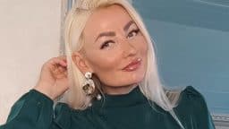 Marika Fingerroos julkaisi hämmentäviä videoita porealtaasta toisen naisen kanssa