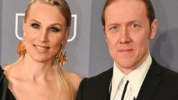 Sipe Santapukki ja Minna Kauppi jakoivat harvinaisia lapsikuvia