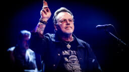 Neumann julkaisi surullisen kuvan hautajaisista: ”Lepää rauhassa”