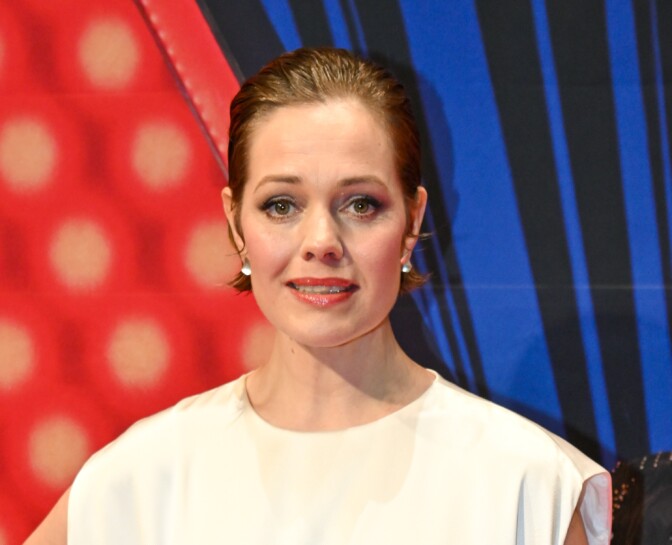 Näyttelijä Oona Airola purskahti itkuun julkisesti: ”Hävettää rääkyä…”