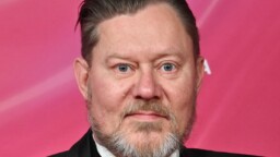 Raditoimittaja Pertti Salovaara sai työtarjouksen, joka alkoi haista hyvin nopeasti: ”Levossa ja jäykkänä”