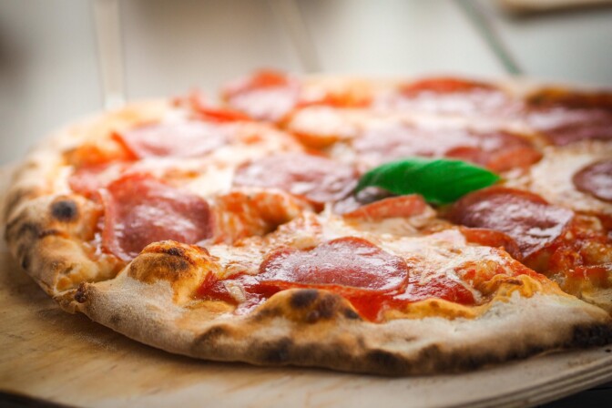 Jenni tilasi pizzan – se mitä oli pizzalaatikossa on ehkä hulluinta mitä tänään luet