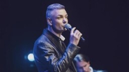 Muistatko Voicesta ja Tangomarkkinoilta tutuksi tulleen Robinin – ylläriuutinen